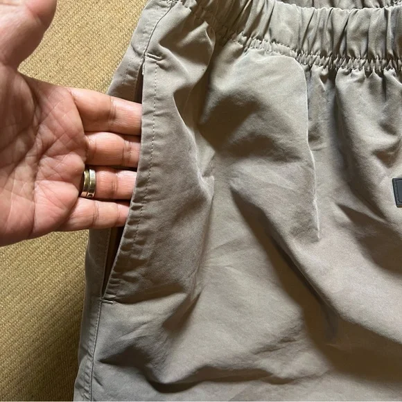 Fear of God Essentials Shorts Taupe Gray Size Medium Drawstring Waist Streetwear